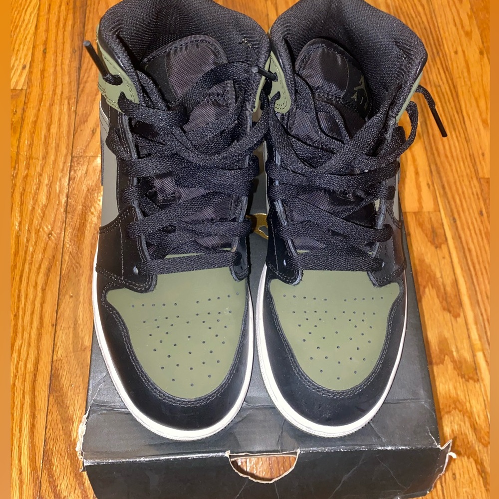 Air Jordan 1 Mid
